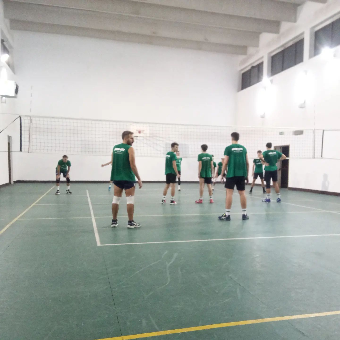 ➡️ INIZIA UNA NUOVA SETTIMANA!
Oggi in campo i più piccoli del Volley S3 e, a seguire, il gruppo under 13 maschile e femminile. Nella seconda palestra, in campo il gruppo under 16 femminile ed in serata il gruppo under 19 maschile.
Non aspettare oltre, entra in squadra e diventa biancoverde.
Ti aspettiamo 💪🔝
🏐 VOGLIA DI VOLLEY? 🏐
🔝 La Showy Boys, storico club di Galatina, apre i corsi della Scuola Volley per la stagione sportiva 2022/2023 e ti aspetta in palestra per i nuovi corsi di pallavolo maschili e femminili.
👉 A chi sono aperti i corsi?
💥 A tutti i bambini e le bambine dai 5 agli 11 anni:
5-7 anni (Corso S3 - Spikeball White)
7-11 anni (Corso S3 - Spikeball Green)
💥 A tutti i ragazzi e le ragazze dai 12 ai 18 anni:
12 anni (Corso Under 13)
13-14 anni (Corso Under 15)
15-16 anni (Corso Under 17)
17-18 anni (Corso Under 19)
👉 Come posso partecipare ai corsi? Chiamando il numero 📞 347.3849653 e la Segreteria ti darà tutte le informazioni utili.
🤝 Entra nella nostra famiglia. Diventa bianco-verde! 🤍💚
